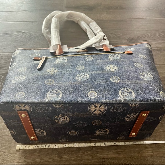 NWT Dooney & Bourke Disney Cruise Line Wish Inaugural Tote - Picture 11 of 16